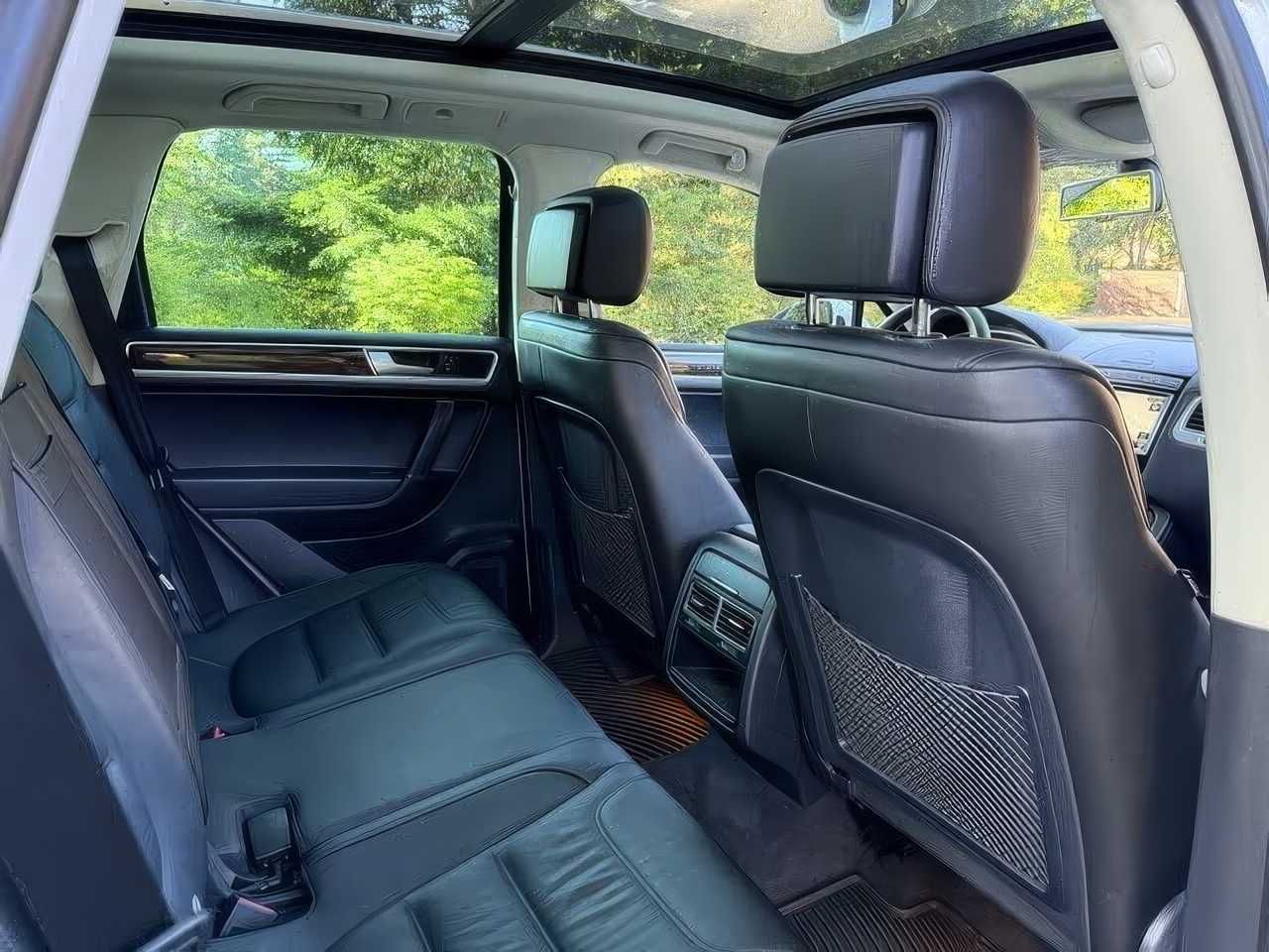 2015 Volkswagen Touareg VR6 Sport with Tech