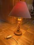 Lampa stojąca drewno