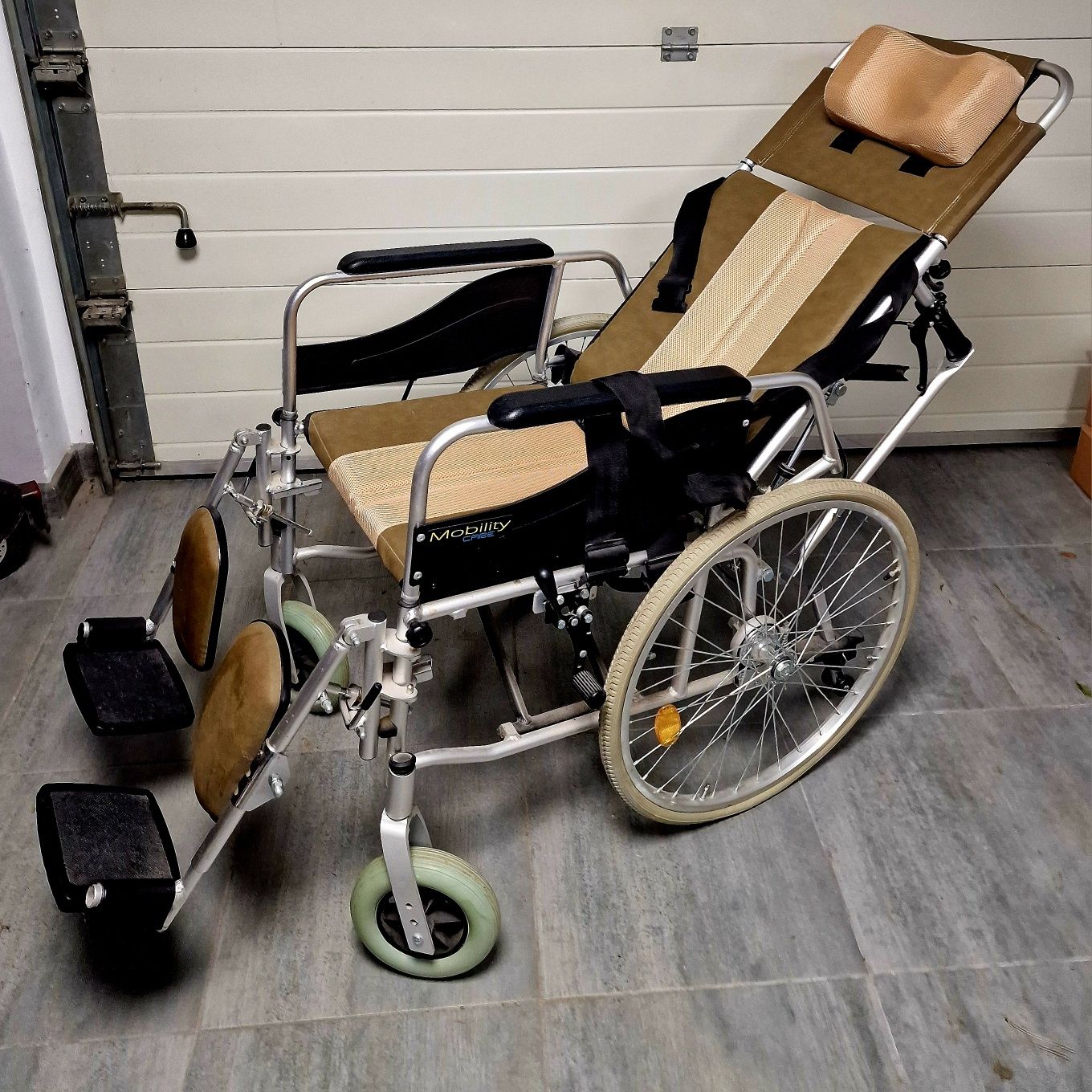 Wózek inwalidzki multipozycyjny