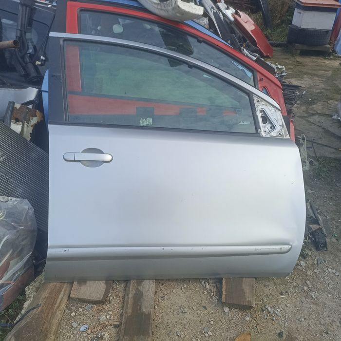 Двері праві Нісан ноте  Nissan note