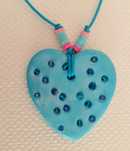 Colar azul com missangas