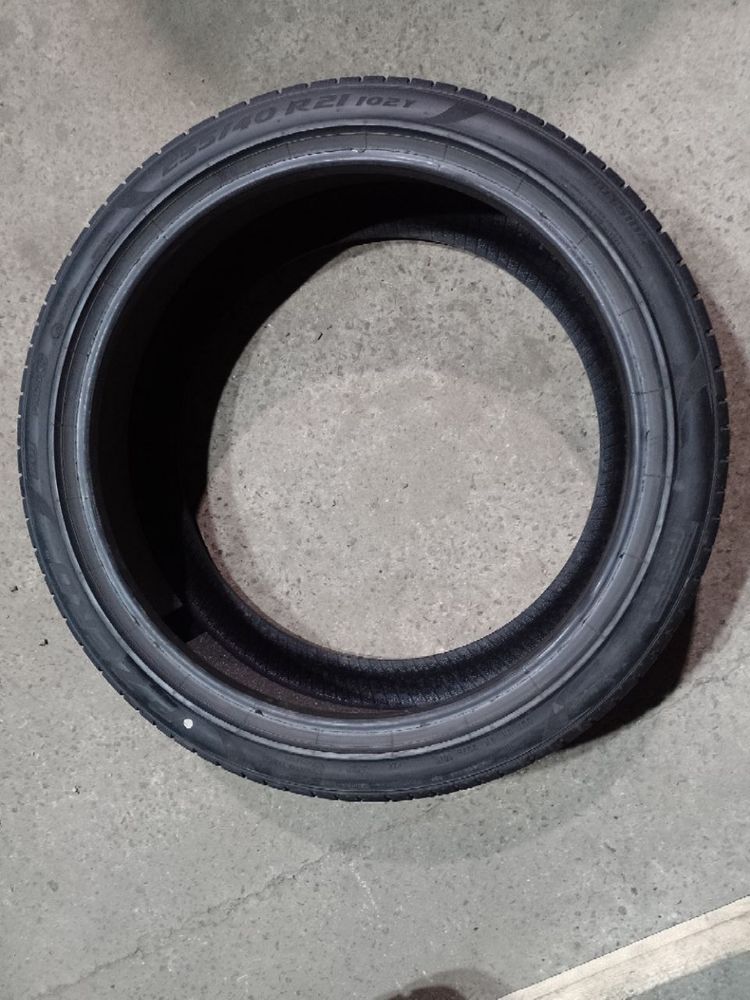 Резина Шини 255 40 R21 Pirelli Pzero