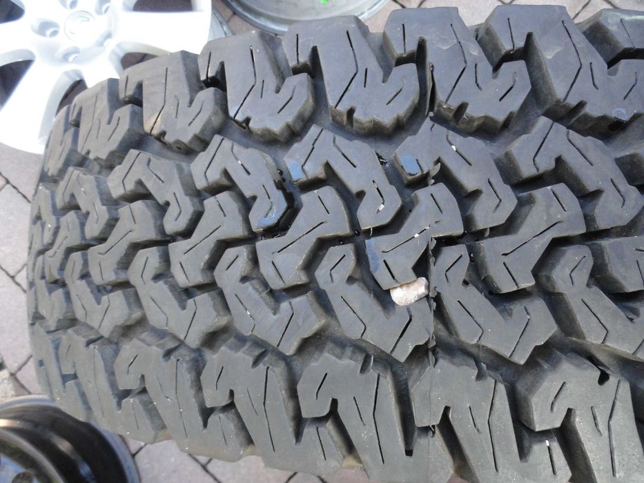 235/75R15 Insa 2 sztuki TERENOWE