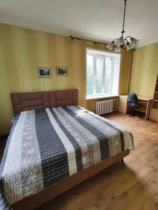 Здам чотирьохкімнатнутквартиру у центрі, вул. Патріотична