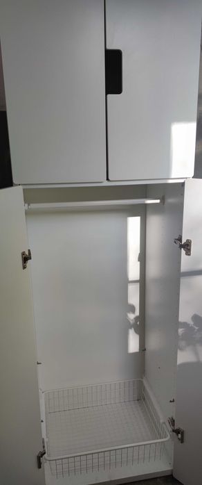 Biała szafa IKEA seria STUVA