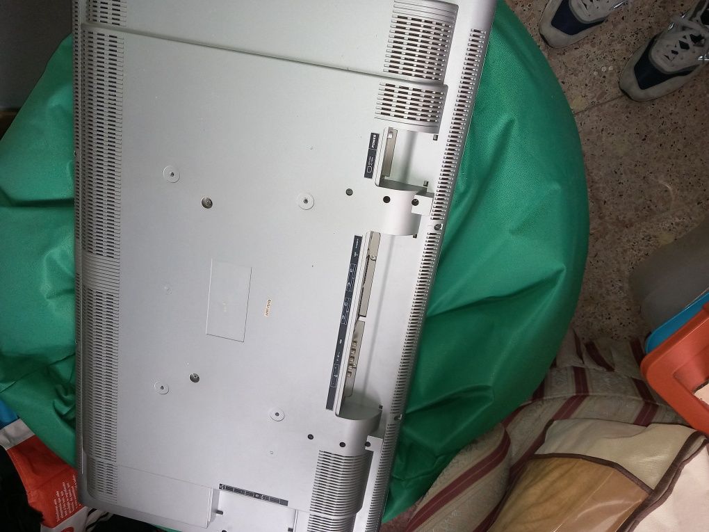 Vendo tv bluesky com avaria