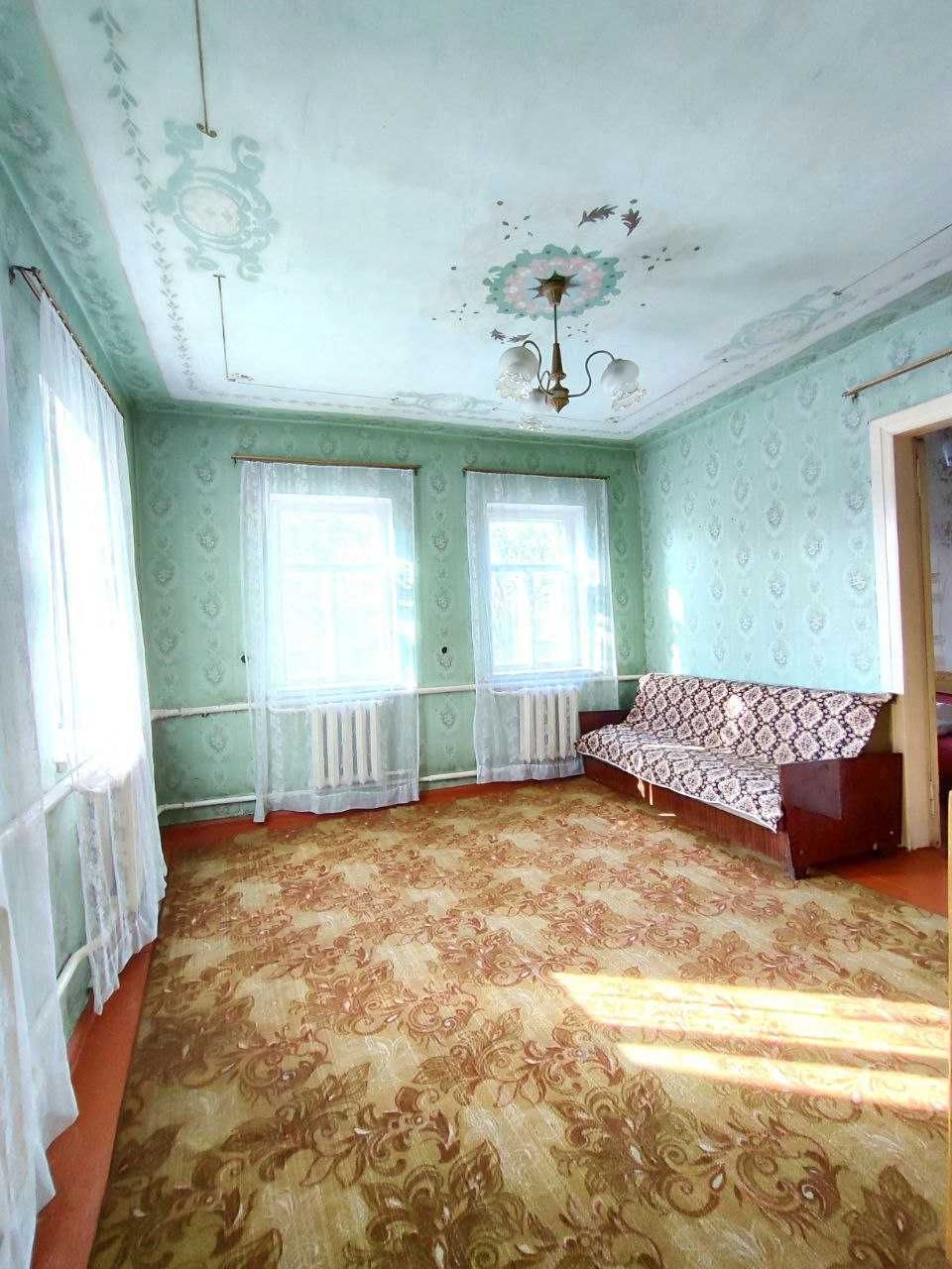 Продам будинок в Дергачах по вулиці Садовій.