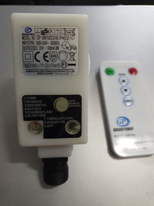 Lote de três series, 900 luzes LED, 7 funções e comando.