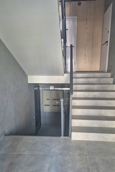 Продаж 1 кім. квартира 44м тераса 40м зданий новобуд Львів Винники.