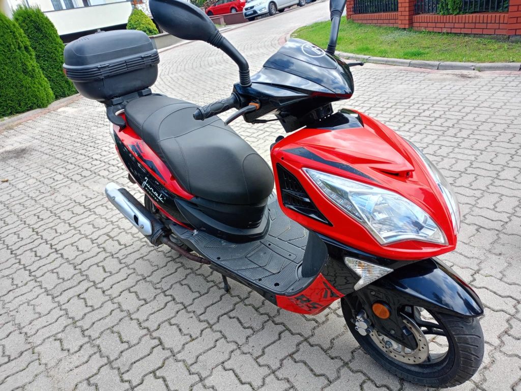 Skuter Junak 607