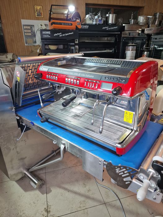 Профессиональная кофемашина La Cimbali M39 DOSATRON RE DT/2