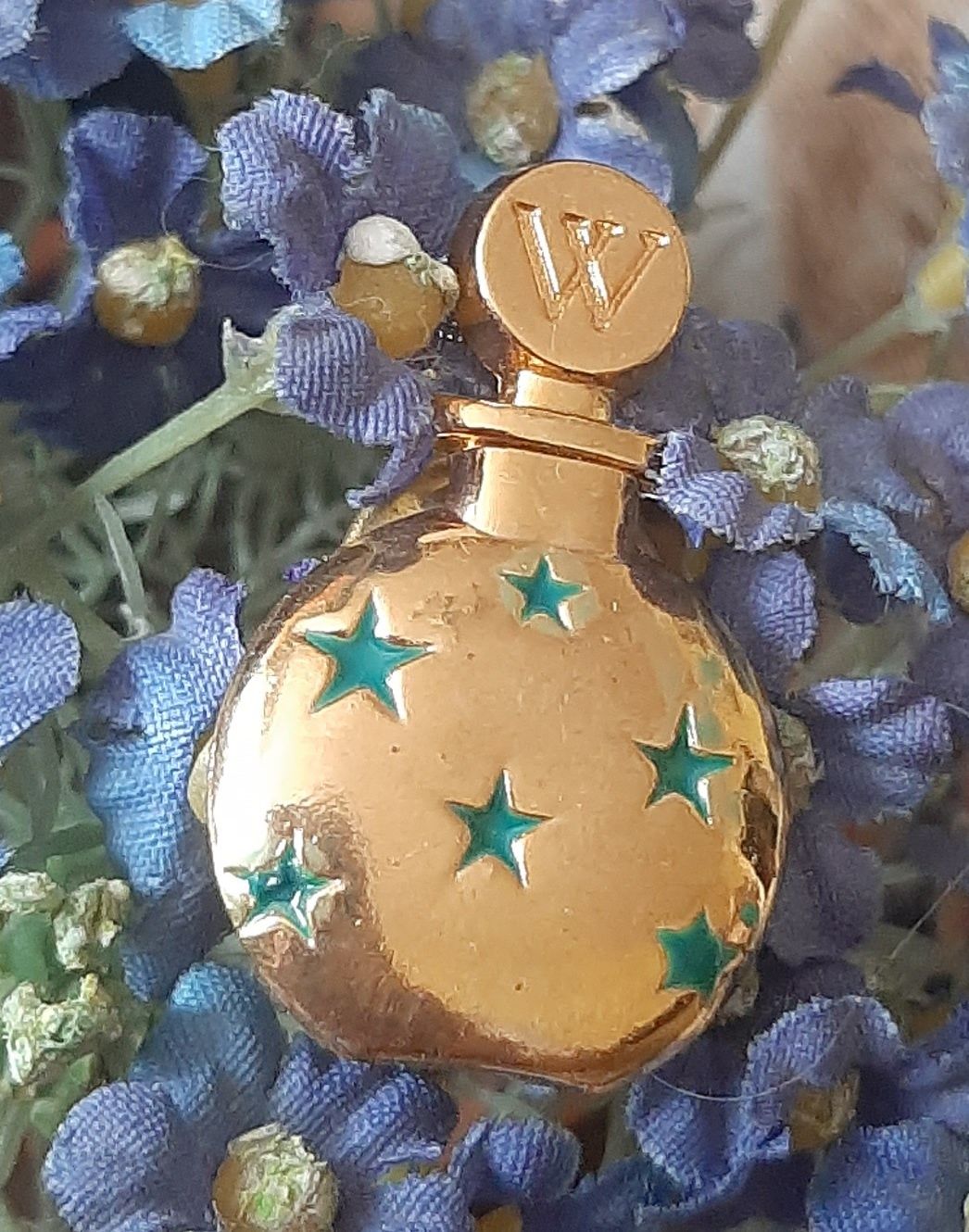Broszka, wpinka miniatura w kształcie flakonika perfum