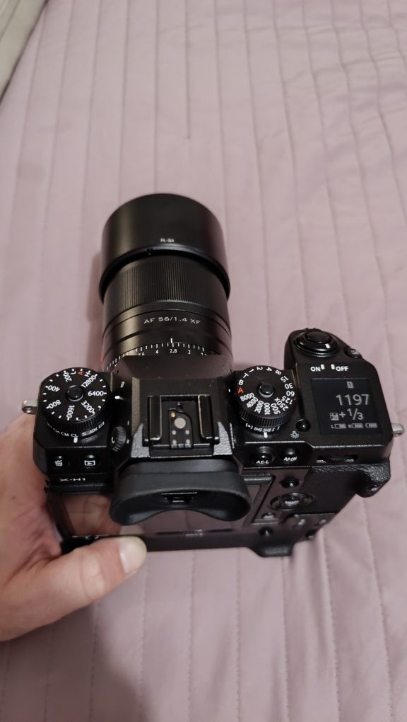 Fuji xh-1 com grip e viltrox 56mm F1.4 e extras