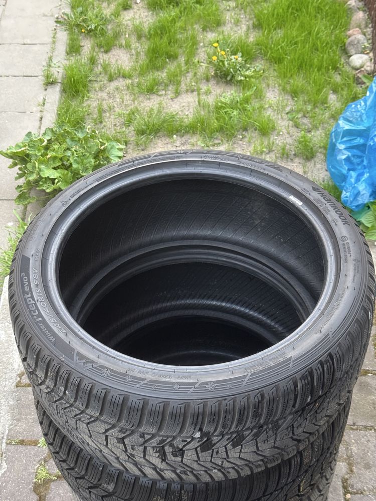 Opony Zimowe HANKOOK 245/40/19 Winter i*cept evo3 w330