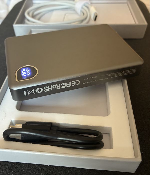 Повербанк Rocoren(магнітна зарядка)Type-c 10000