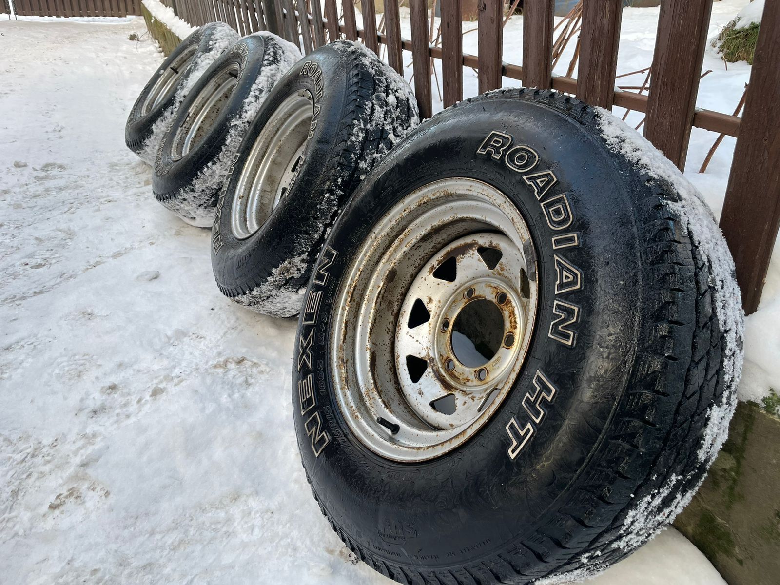 Шини з дисками Nissan Navara, mp300, King Cab, Pick-up.