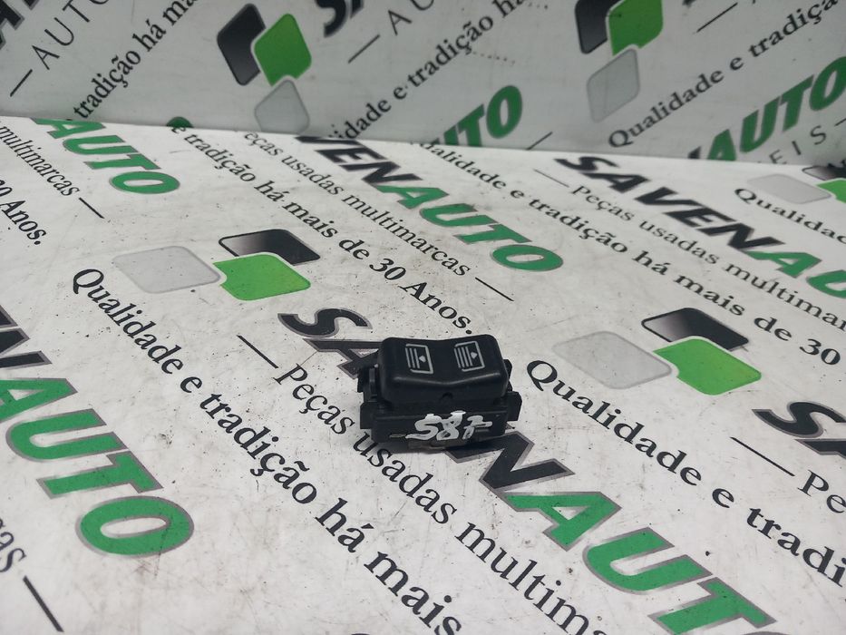 Comando / botão / interruptor vidros frente direito MERCEDES-BENZ Clas