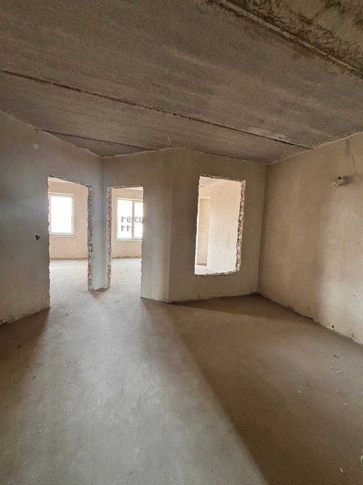 Найвигідніша пропозиція в центрі! Велика трикімнатна квартира!