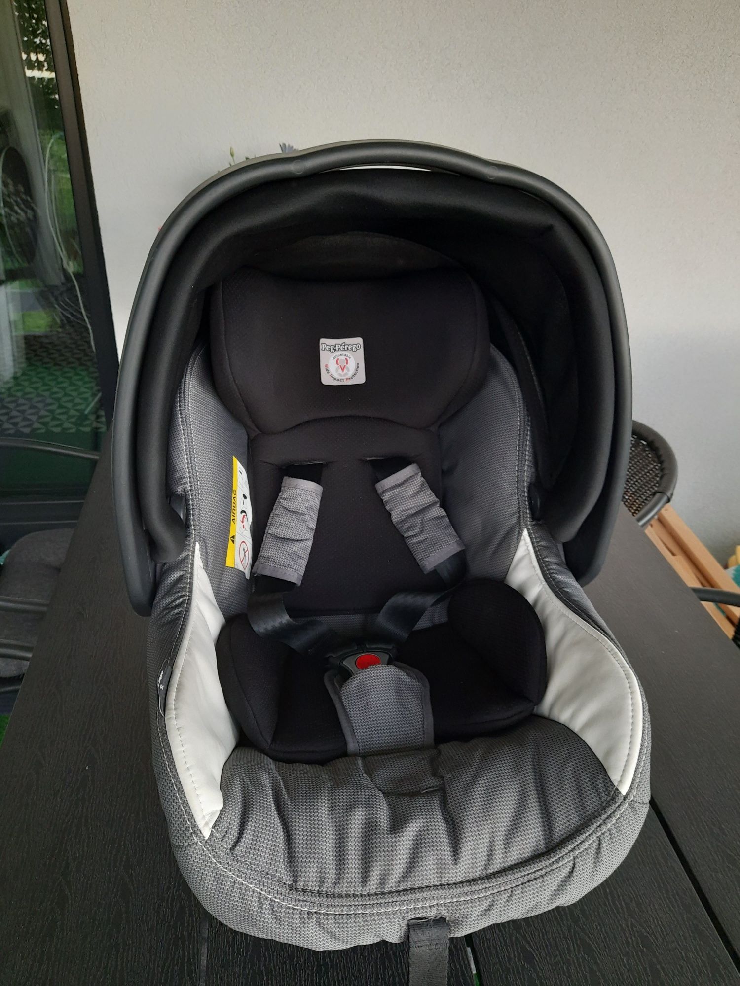 Fotelik Peg-Perego Primo Viaggio SL z bazą isofix