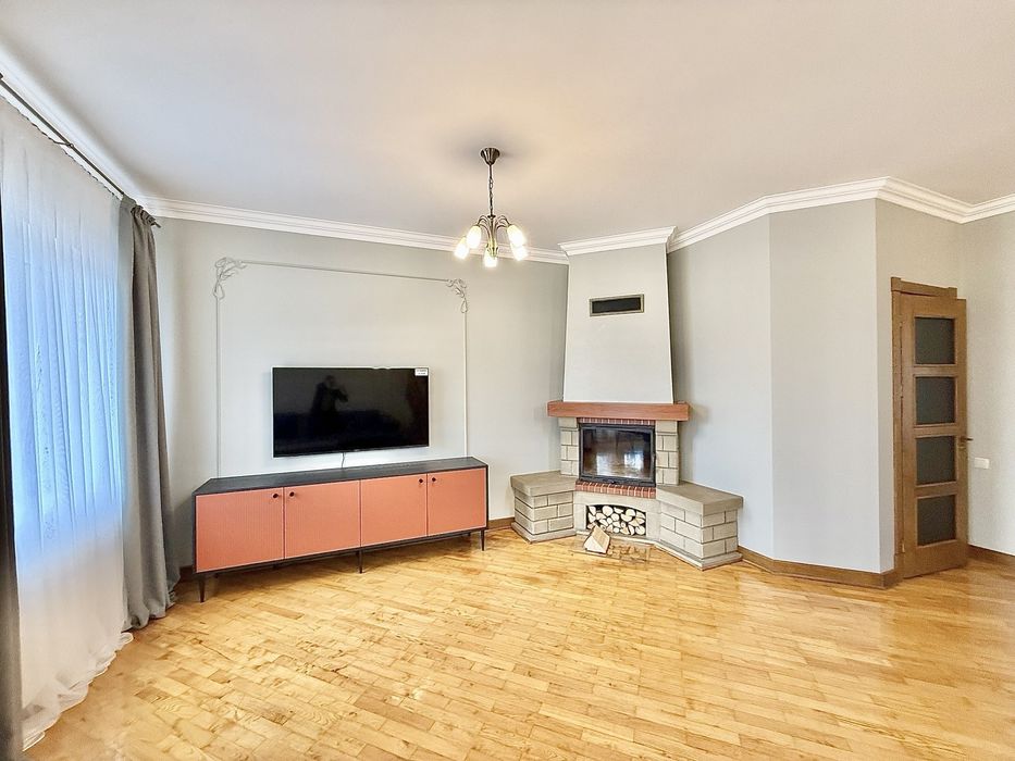 Шикарний котедж з каміном 3/х кім в Кутківцях