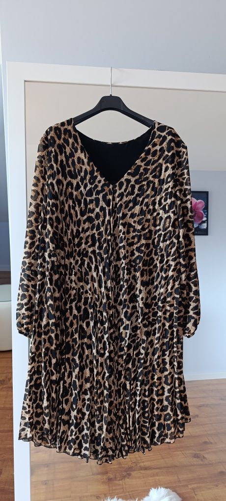 Plisowana sukienka w panterkę Plus Size 3XL,4XL