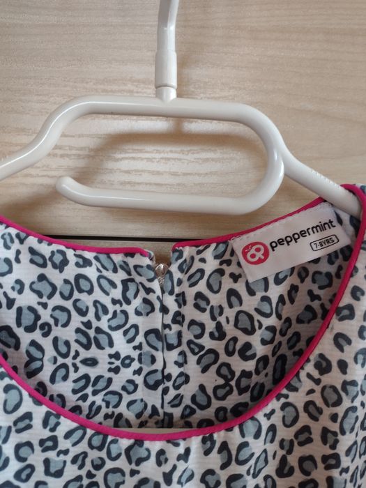 Śliczna sukienka w kwiaty