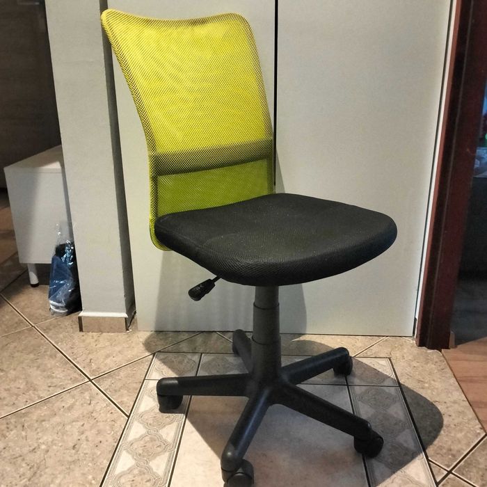 Fotel dziecięcy do biurka