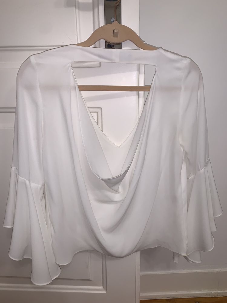 Top branco da Zara com costas abertas