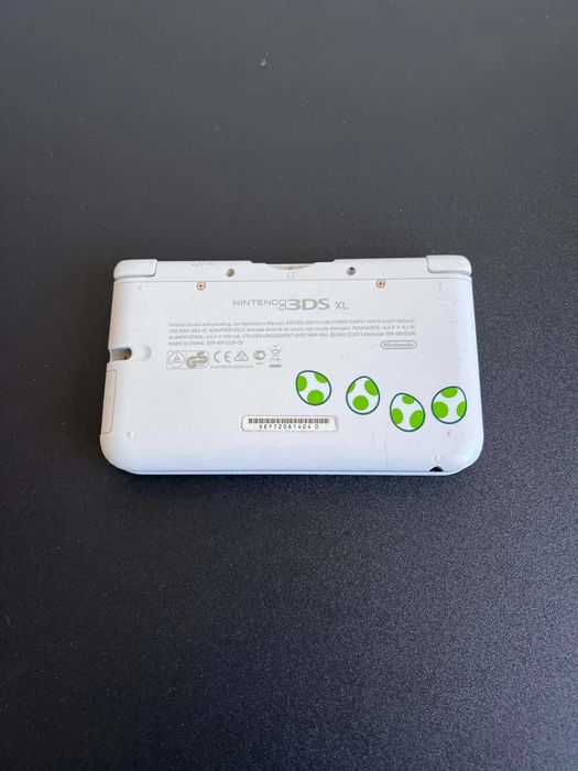 Nintendo 3DS XL Yoshi Edition com 100+ Jogos