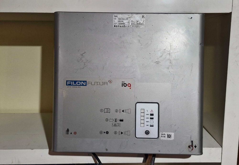 Prostownik 24V100A FILON FUTUR z systemem napowietrzania baterii