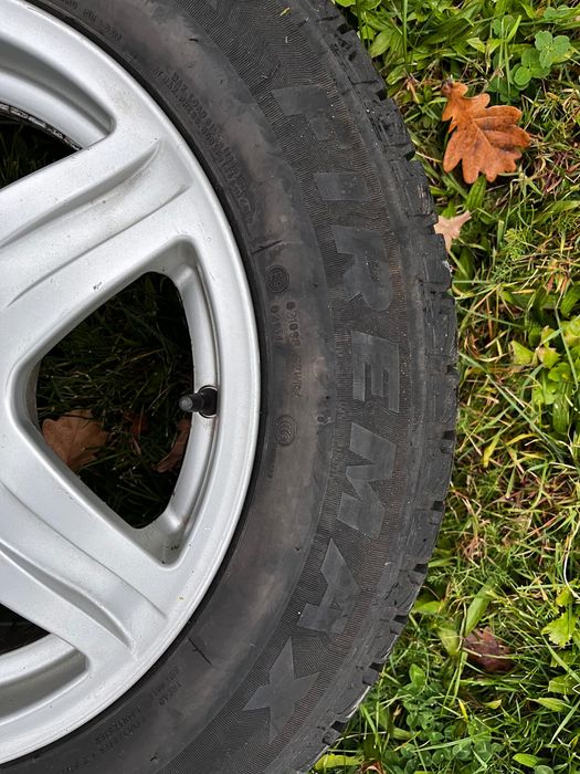 Koła z oponami zimowymi i alumfelgami