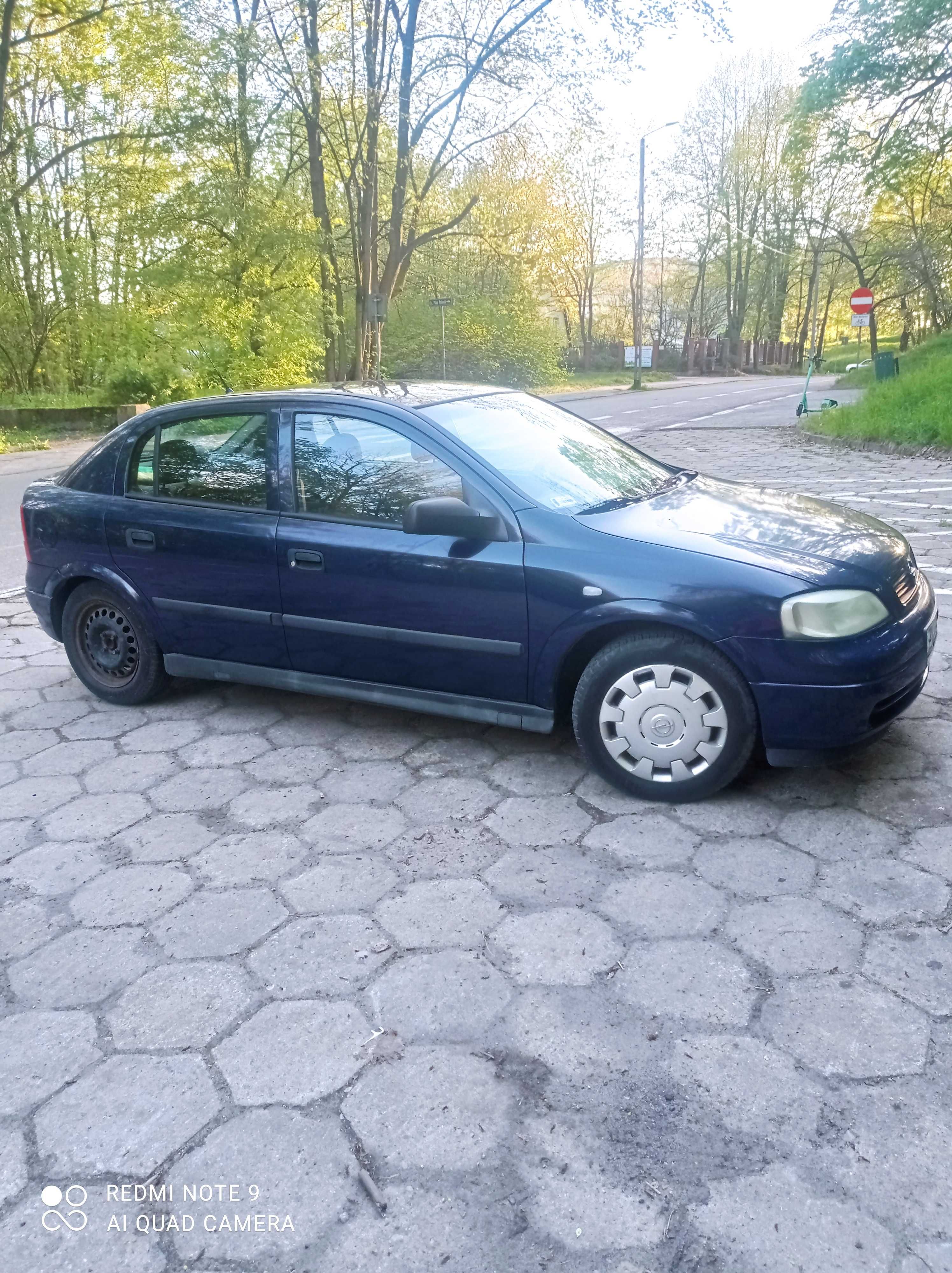 Samochód Opel Astra