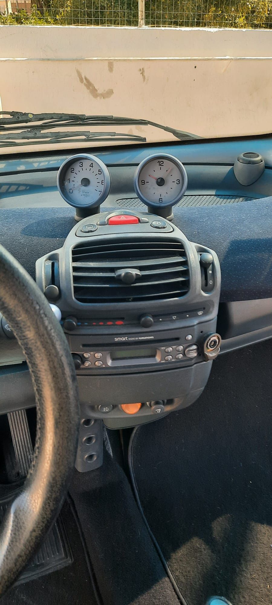 Smart Fortwo 699 Gasolina automatico com patilhas no volante.