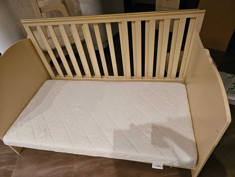 Łóżeczko dziecięce używane Mebli Carmel 90x140 wraz z materacem