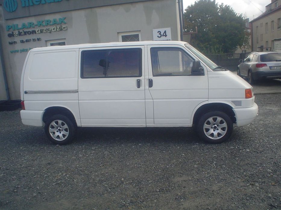Volkswagen T4  brygadówka 5 osób  2,4D  HAK!! stan BDB!!