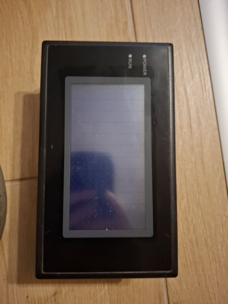 Sterownik omron z panelami