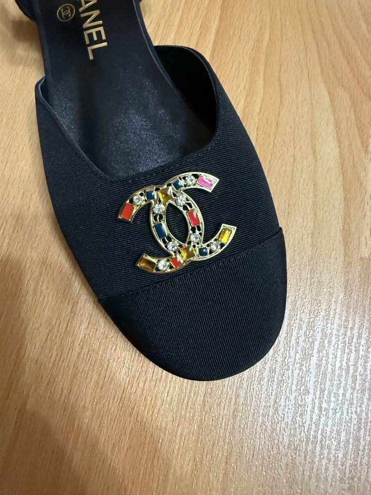 Балетки чорного кольору