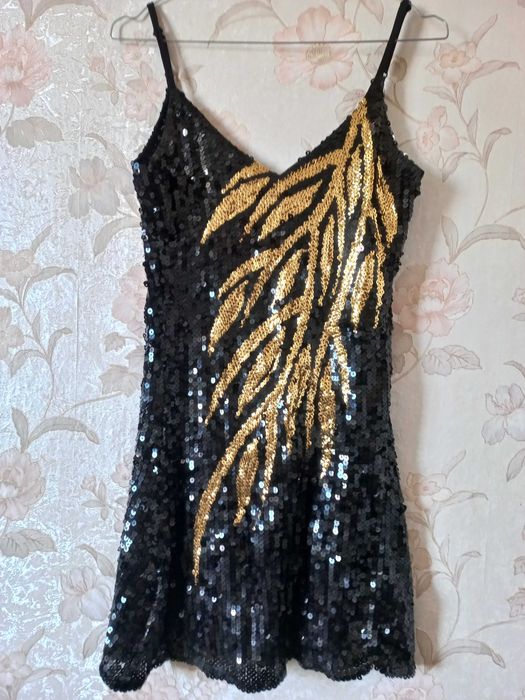 Нарядные вечерние/коктейльные платья