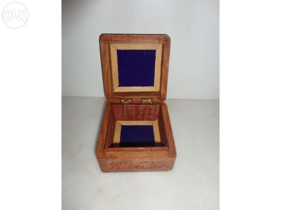 Guarda Jóias em Madeira