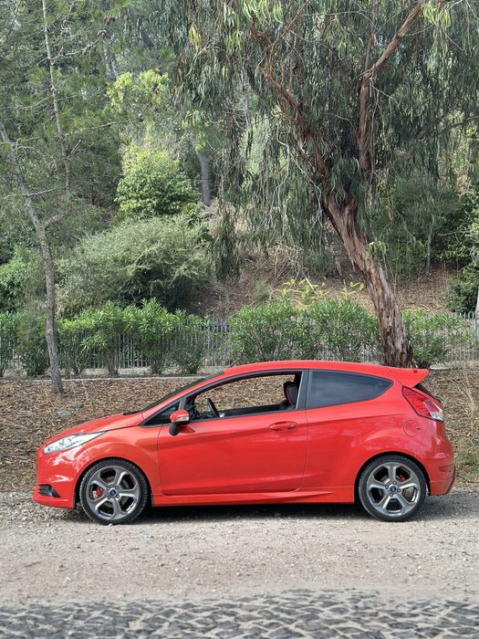 Ford Fiesta ST 1.6 182 cv