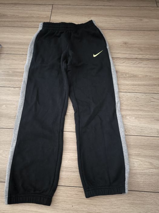 Spodnie dresowe Nike 146r