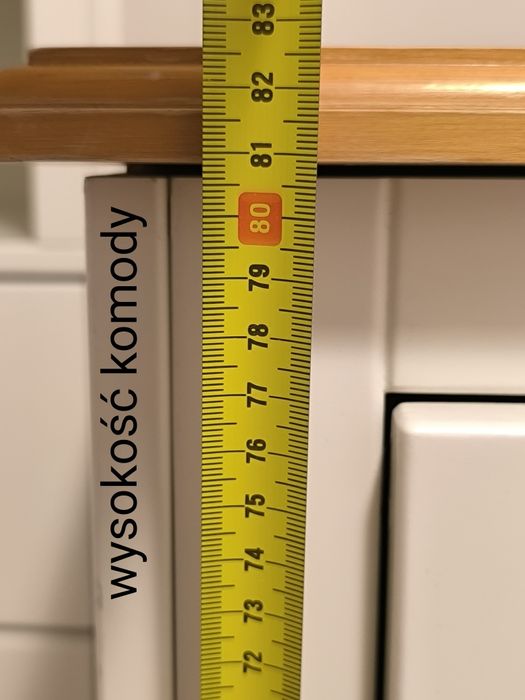 Szafa komoda stoliczek z krzesłami