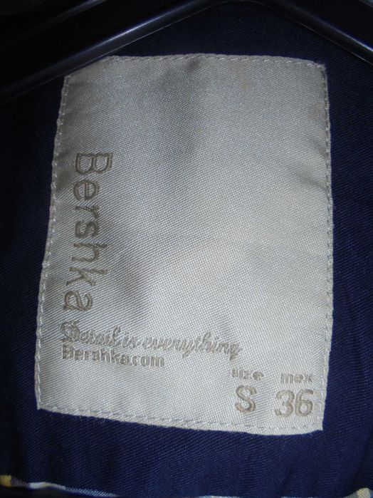 camisa de homem da marca Bershka