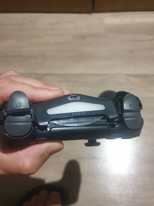 Oryginalny pad do ps4 - na czesci