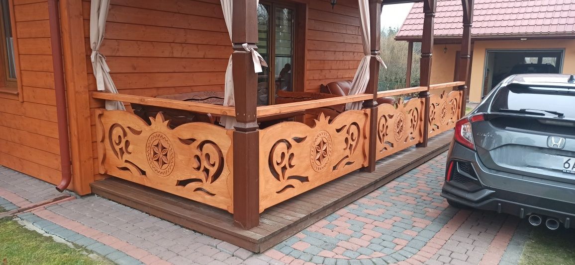 Balustrada balkonowa drewniana ozdobna
