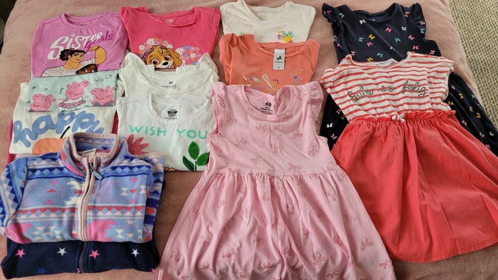 #12a Zestaw ubranek paka rozmiar 104 stan bardzo dobry okazja