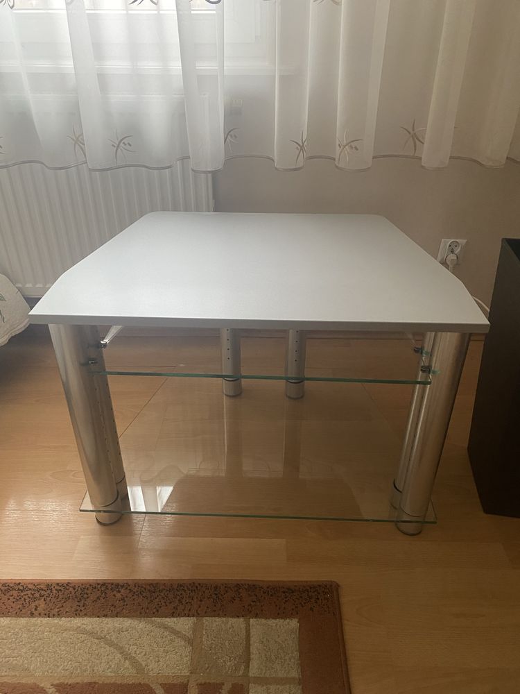 Stolik pod telewizor