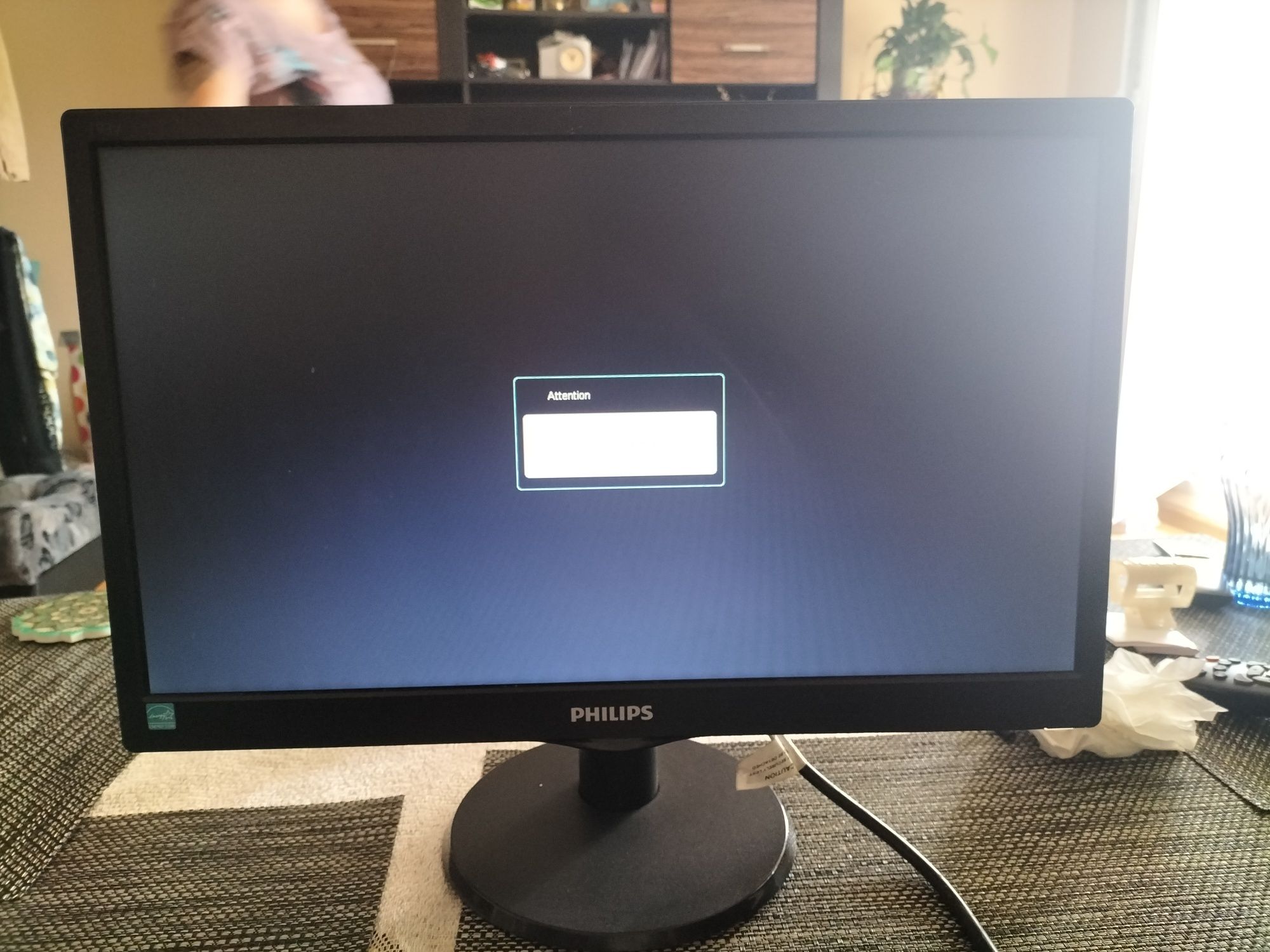 Monitor Philips 18 cali model 193V5LSB2/10