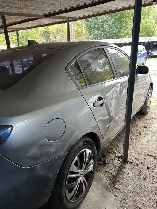 Продам мазду 3 2004
