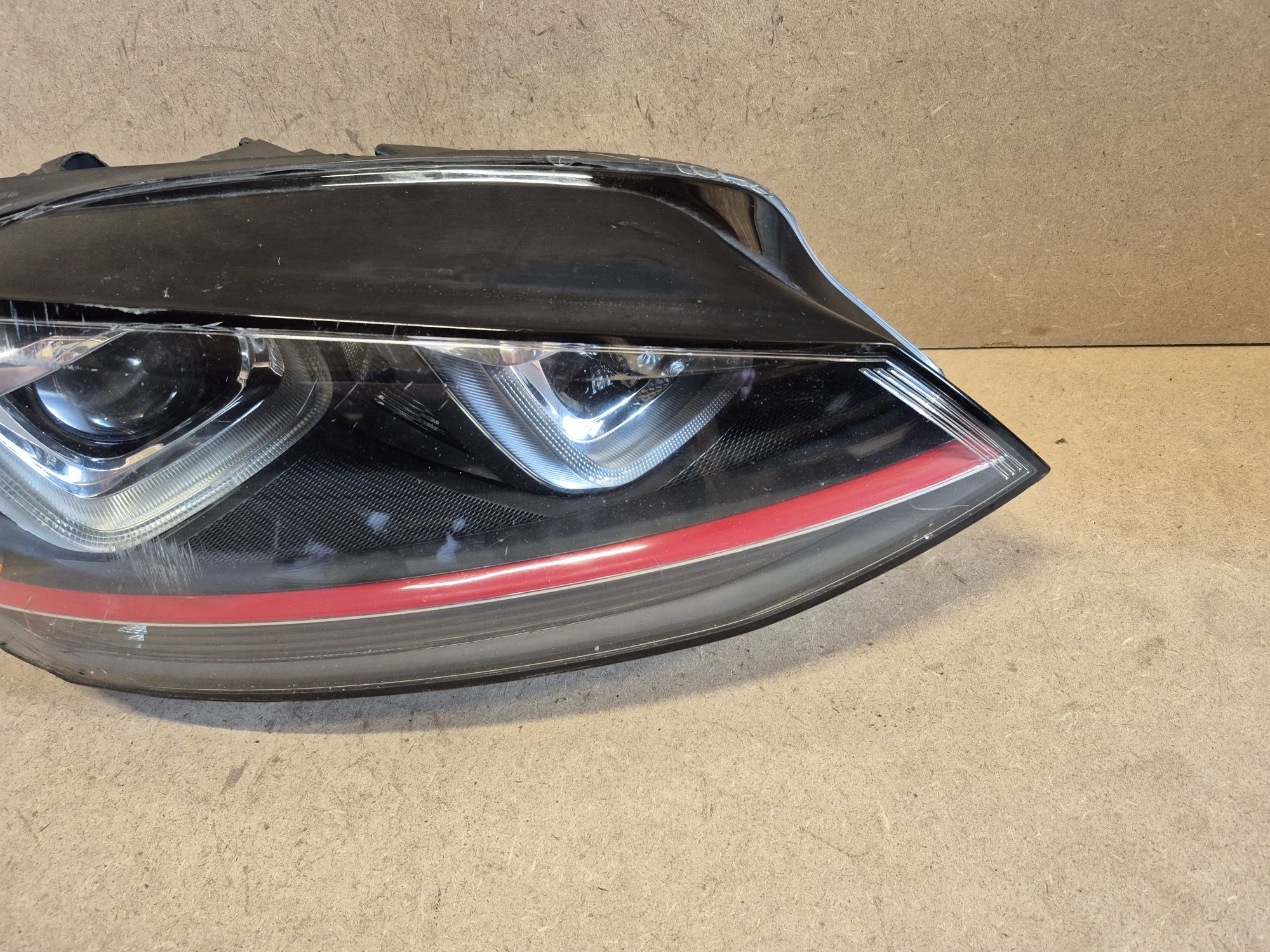 Lampa reflektor bi xenon skrętny led vw Golf 7 GTI  usa Ameryk